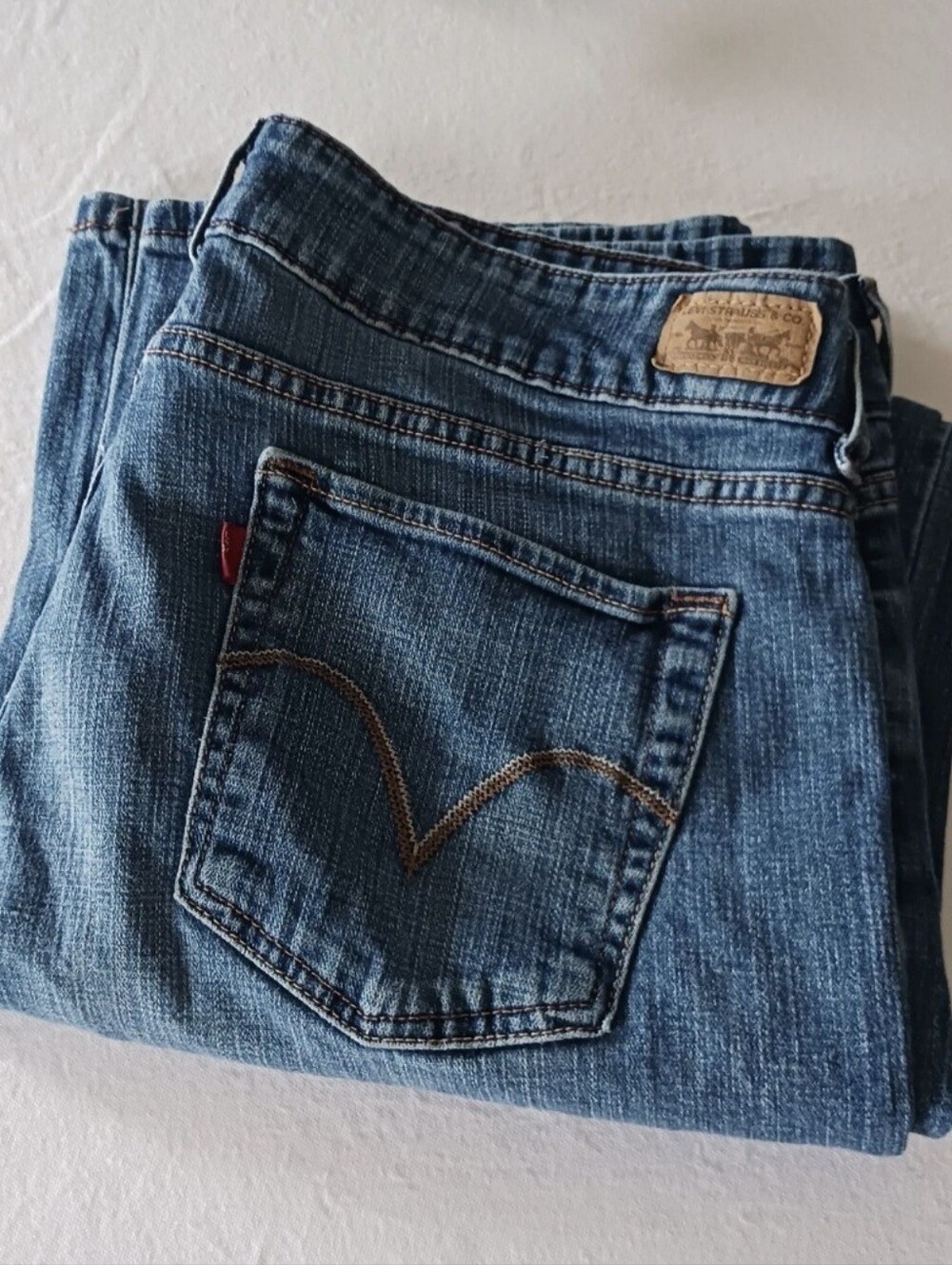 Levis Jeans Women's 526 Slender Bootcut Mid Rise Stretch Medium Wash Size 14